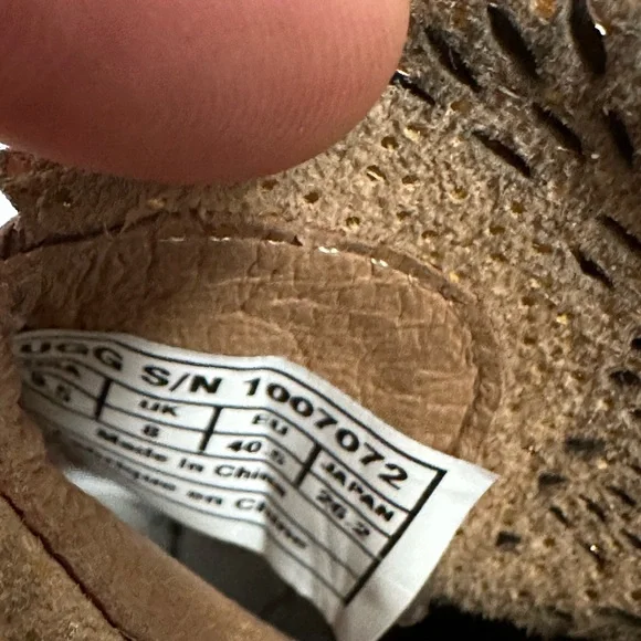 UGG booties size 9.5 - Picture 12 of 15